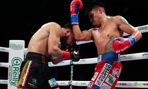 Emanuel Navarrete thống nhất đai ngoạn mục: Màn trình diễn đỉnh cao nhấn chìm 'chiến binh' Eduardo Nunez