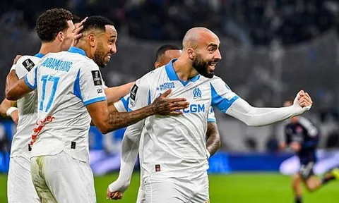 Aubameyang ghi bàn bù giờ giúp Marseille thắng Lyon