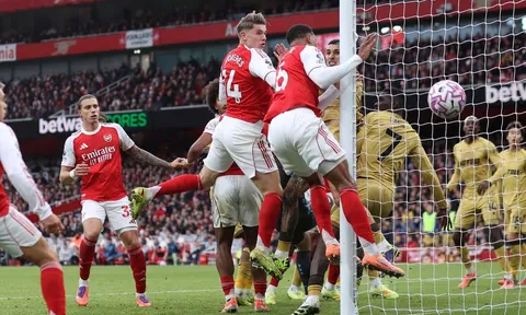 Keown đáp trả khi Arsenal bị chê vô địch xấu xí