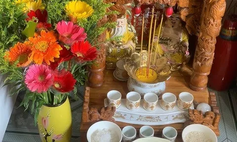 Cúng Rằm tháng Giêng đừng chỉ chọn mỗi Cúc, 3 loại hoa này thần Tài mới ưng