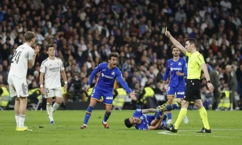 Mastantuono nhận thẻ đỏ, Real thua sốc Getafe ở Bernabeu