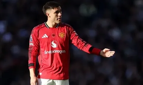 Romano chỉ đích danh sao thứ 5 rời Man Utd