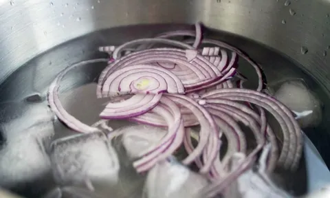 Mẹo khử mùi hăng của hành tây hiệu quả mà vẫn giòn, ngon