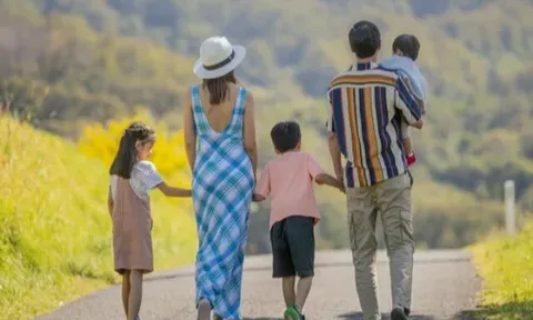 Người đẹp Tiền Giang bỏ hào quang làm dâu gia tộc 3.000 tỷ, sinh 3 con đủ nếp đủ tẻ khiến nhiều người ngưỡng mộ