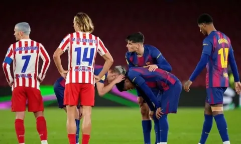 Bị loại khỏi Copa del Rey, Barca còn mất Kounde, Balde
