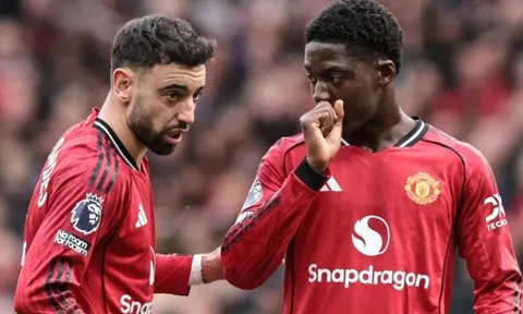 Merson khen ngợi cặp đôi Fernandes và Mainoo dưới thời Carrick