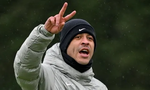 Rosenior thúc giục Chelsea hạ Aston Villa để đua vé Champions League