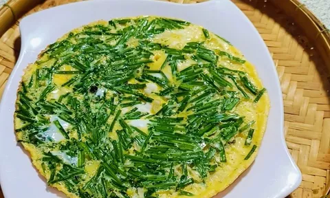 Vì sao nên ăn trứng với hẹ?