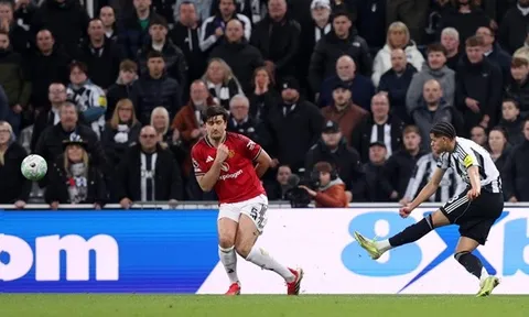 Bí mật sân tập giúp Osula kết liễu Man Utd