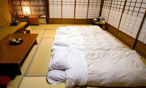 Vì sao người Nhật thích trải nềm nằm trên sàn hơn ngủ trên giường? Có 5 lợi ích đặc biệt