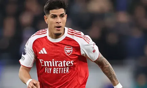 Arsenal chi 45 triệu bảng mua đứt Hincapie