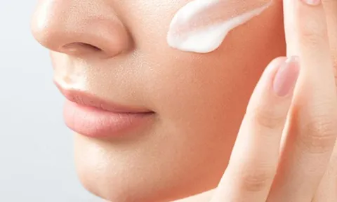 4 bước chăm sóc da trong giờ làm việc giúp làn da luôn tươi tắn suốt ngày dài