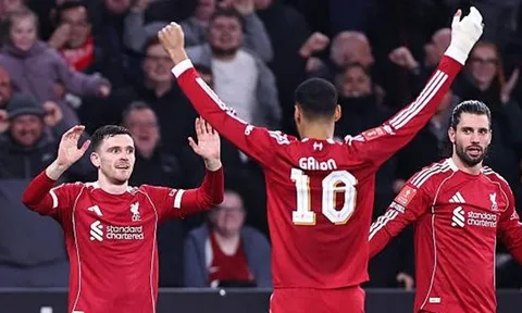 Robertson sắm vai chính, Liverpool hạ Wolves để vào vòng 6 FA Cup