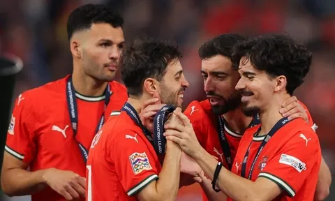 Vitinha chọn Bruno Fernandes vào nhóm 4 tiền vệ hay nhất thế giới