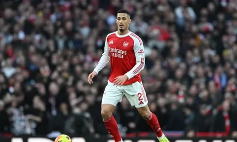 Saliba chấn thương mắt cá, lỡ trận Arsenal đấu Mansfield