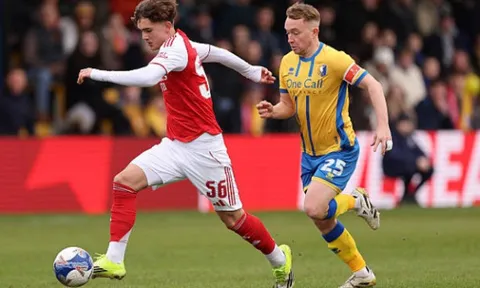 Lịch sử gọi tên Dowman, Arsenal nhọc nhằn hạ đội hạng dưới