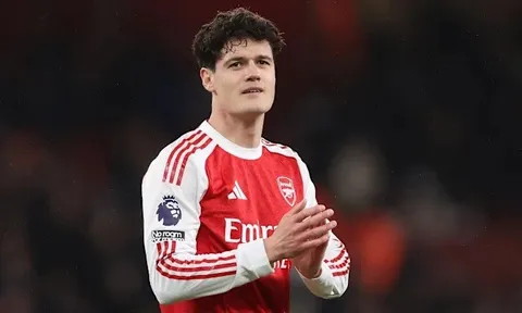 Norgaard hóa mỏ neo vững chắc giúp Arsenal hạ Mansfield