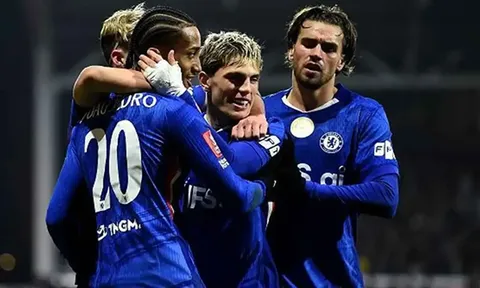 Được VAR cứu, HLV Chelsea thừa nhận ăn may