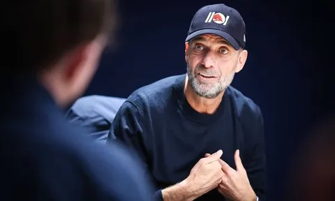 Người đại diện đập tan tin đồn Klopp trở lại ghế nóng