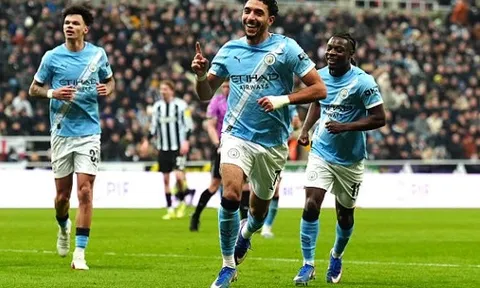 Marmoush vinh danh Doku và Savinho sau khi hạ Newcastle