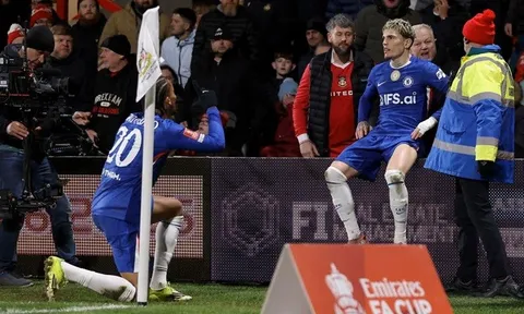Garnacho rực sáng giúp Chelsea thoát trận thua địa chấn