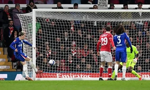 Rosenior ca ngợi Garnacho trận Chelsea hạ Wrexham
