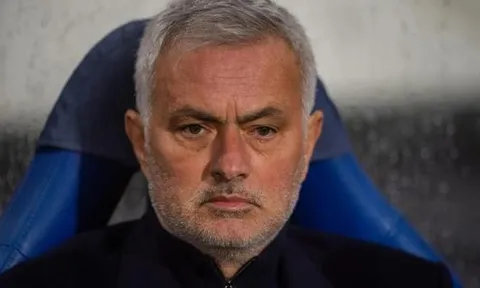 Mourinho mỉa mai "chuột chũi" rò rỉ tin trước đại chiến Porto