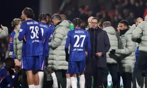 Tại sao Chelsea không thể kiểm soát trận đấu?