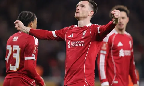 Robertson chính thức lên tiếng vụ từ chối Tottenham