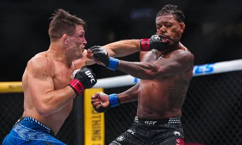 Drew Dober nối dài kỷ lục knockout: Cú móc trái tàn khốc hạ gục Michael Johnson tại UFC 326