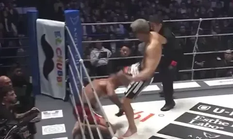 Cú sốc tại RIZIN 52: Nhà cựu vô địch Patchy Mix bị 'thần đồng' 19 tuổi hạ gục bằng đòn sút bóng tàn khốc