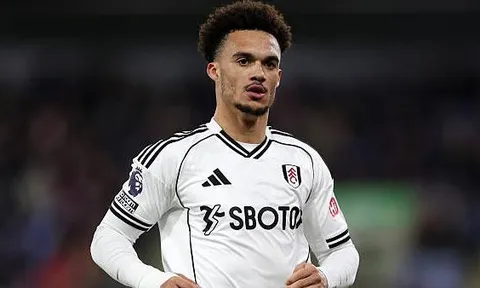 Liverpool giành lợi thế trước MU vụ Robinson