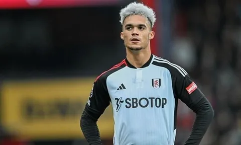 Man Utd muốn chi 25 triệu bảng chiêu mộ Antonee Robinson