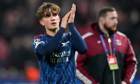 Làn gió Max Dowman tiếp lửa Arsenal đua vô địch
