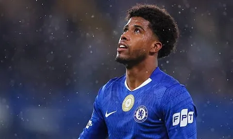 Man Utd phải trả cho Chelsea bao nhiêu để có Andrey Santos?