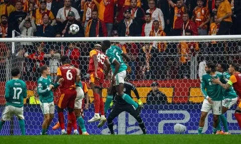 Arne Slot với sứ mệnh xóa bỏ lời nguyền Istanbul của Liverpool