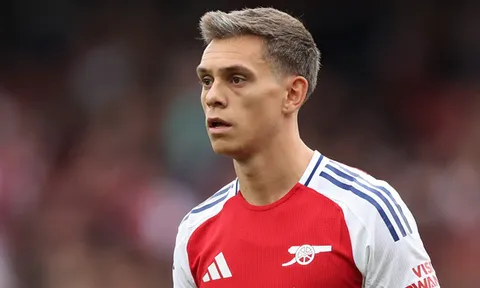 Bán Trossard 25 triệu, Arsenal chi 75 triệu mua Gordon