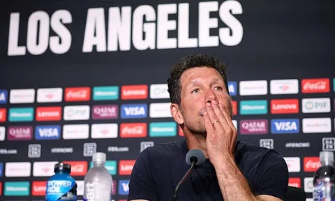 Simeone tự hạ thấp Atletico và màn tâm lý chiến trước Tottenham