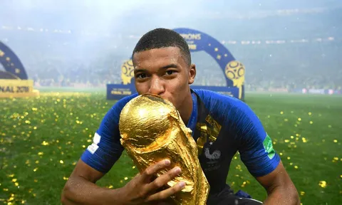 Kylian Mbappe và buổi lễ trưởng thành rực rỡ tại World Cup 2018