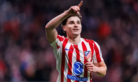 Alvarez lấp lửng vụ tới Barca, Laporta dội gáo nước lạnh