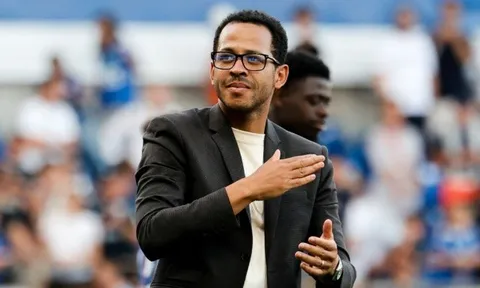 Liam Rosenior khen PSG đẳng cấp nhưng tin Chelsea sẽ gây sốc