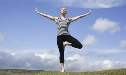 5 động tác đơn giản này, sau 50 tuổi nếu vẫn làm được 5 bài tập này thì tuổi thọ tăng đáng kể