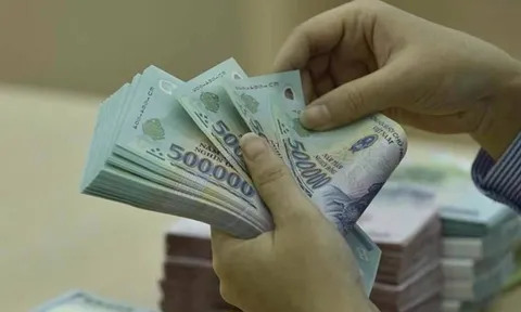 Nếu lương cơ sở tăng 8%, cán bộ, công chức sẽ nhận bao nhiêu tiền mỗi tháng?