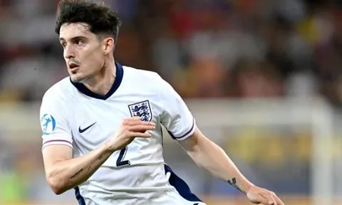 Tin đồn chuyển nhượng sáng 12/3: MU muốn có "đá tảng" Forest; Arsenal tăm tia Livramento