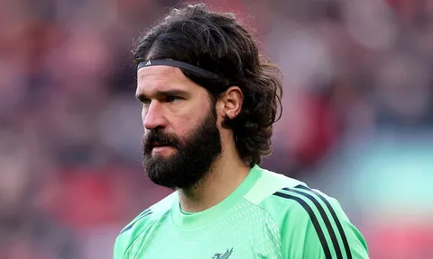 Romano xác nhận Alisson chốt tương lai tại Liverpool