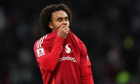 Vỡ mộng thời Carrick, Zirkzee đếm ngày rời MU
