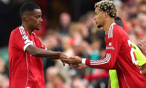 Owen chê Arsenal và Man City chưa bằng Liverpool