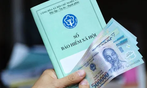 Có vài trăm triệu nên đóng BHXH tự nguyện hay mua vàng tích trữ để dưỡng già?