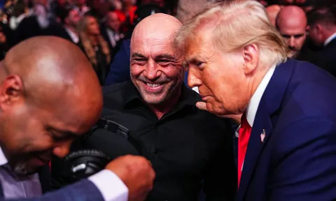 Joe Rogan lo ngại về sự kiện UFC tại Nhà Trắng: 'Thật kỳ quặc khi thượng đài giữa một cuộc chiến chết tiệt'