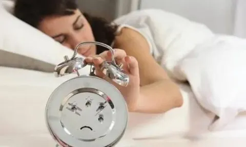 Harvard cảnh báo: Thức dậy sớm có thể nguy hiểm cho tim và não, ai không nên dậy sớm?